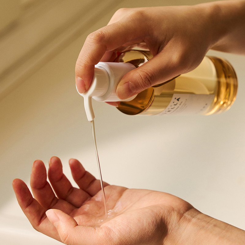 Light Cleansing Oil - SKIN1004